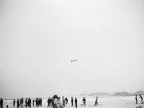 Amrum 1963 - Ein Hubschrauber unterbricht das Spiel für ein paar Minuten.
