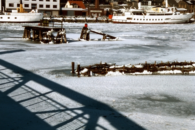 Auf der Brücke - Foto: Fritz Reinhardt (26.02.1979)